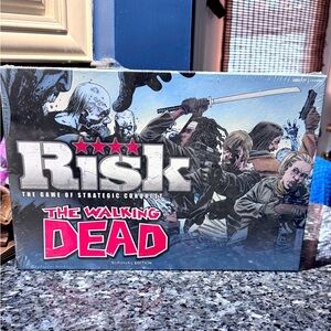 🧟‍♂️ Risk The Walking Dead Board Game - New in Packaging